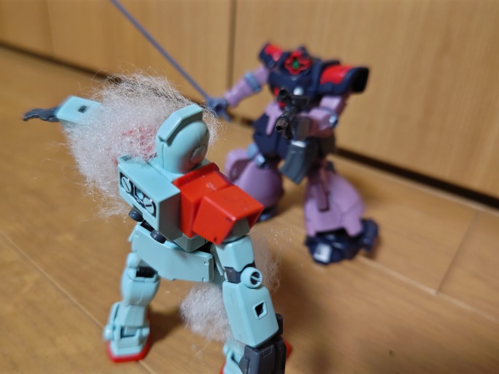 ﾄﾞﾄﾞﾄﾞﾄﾞﾄﾞﾄﾞ←マシンガンの音ジムはマシンガンを受け続け…