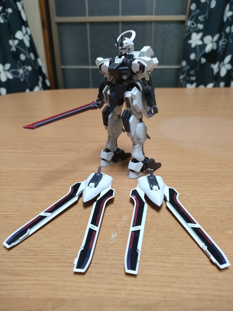 ガーディアン。バラしてハサミ状にし、色んなバージョンあるが、本数が足りないとも、どれが良いか迷う。