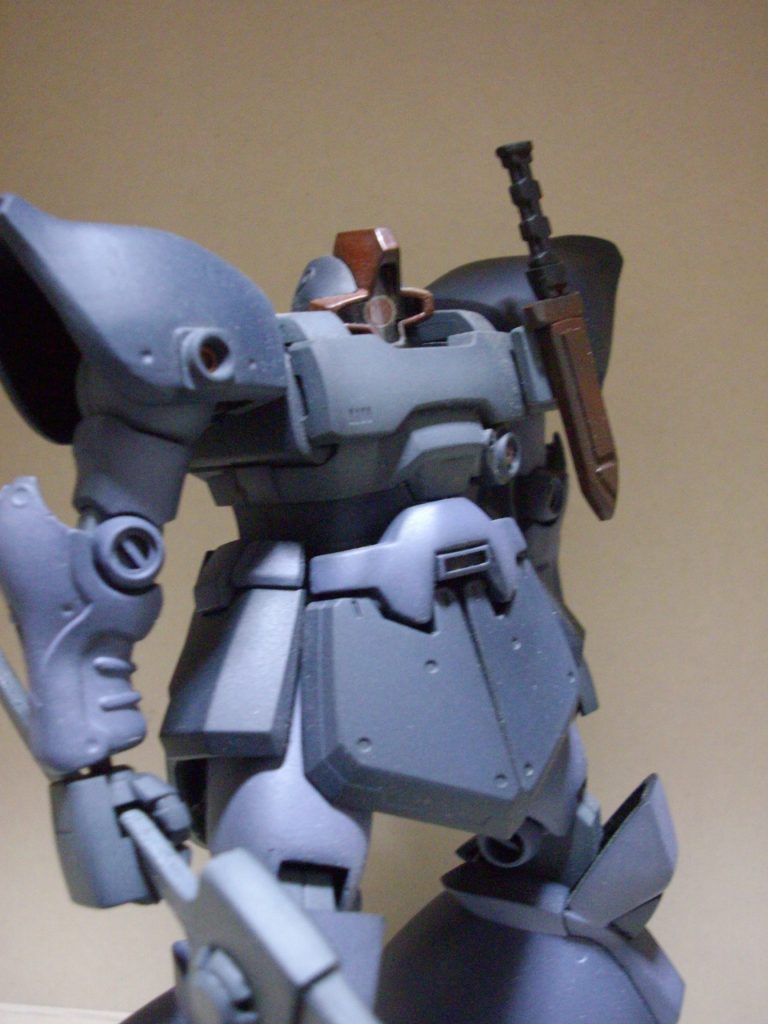 かなり前に製作したので詳細はド忘れしてるのですが、モノアイも含めて頭部はかなり改修してますね！