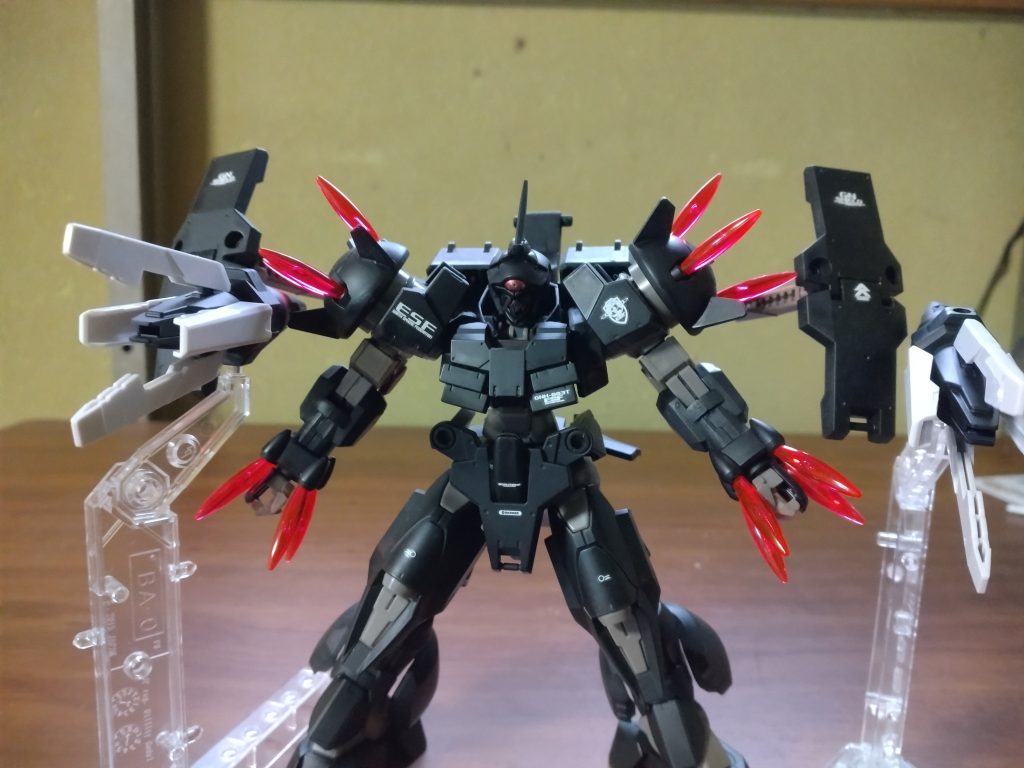 シグマシスファンネルは取り外して飛ばすことができます。またエフェクトもオーガ刃-Xそのままなので全て取り付けられます。黒に濃ピンクが合います。