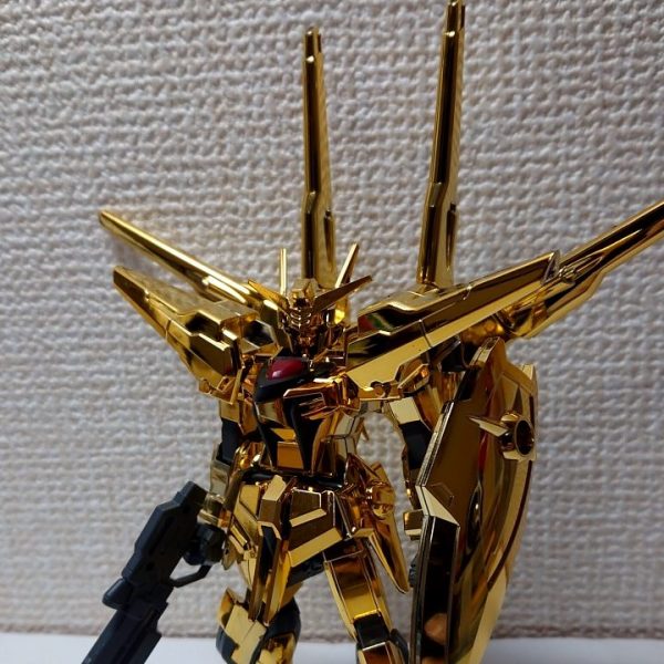 シラヌイアカツキガンダム