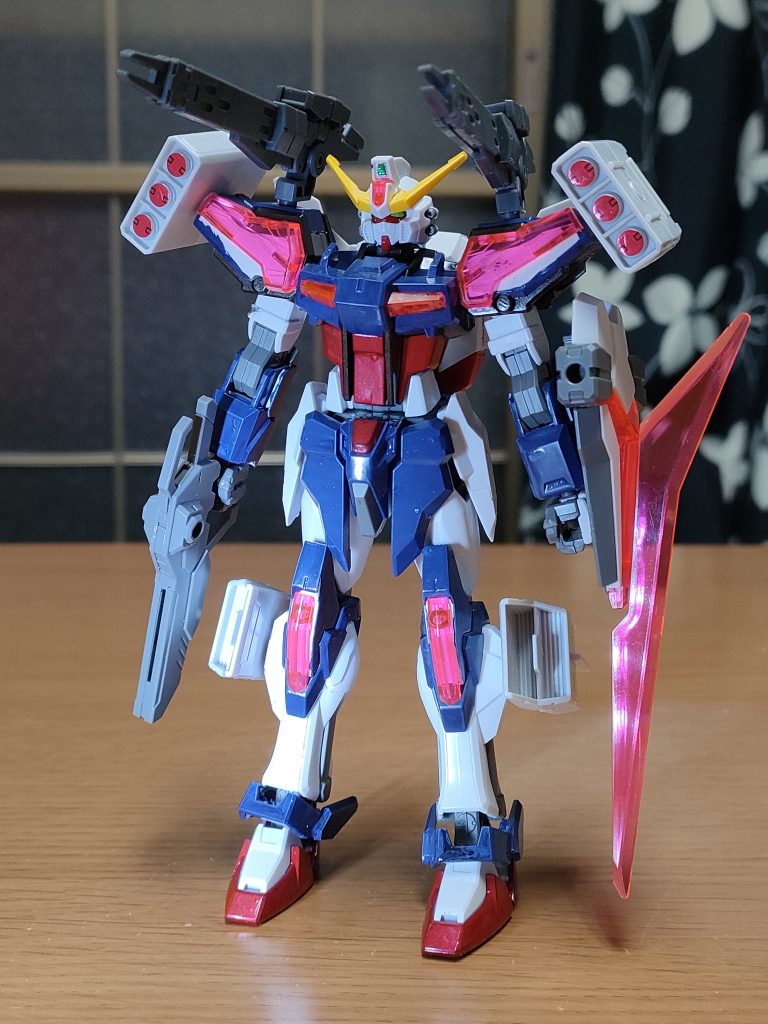 ハードポイントの多さからこうして重装備が出来る。