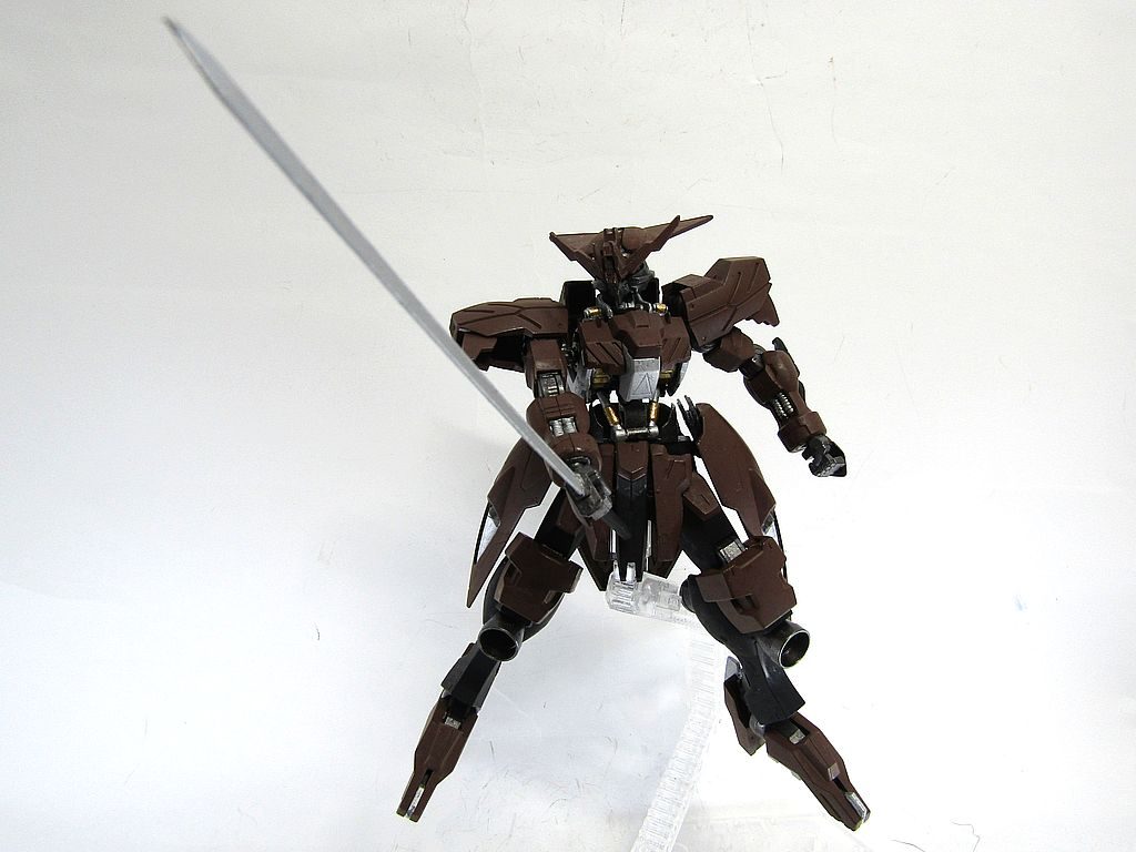 腰回りはキマリスヴィダールで機動力UPな感じです。刀は境界戦機のオプションです。