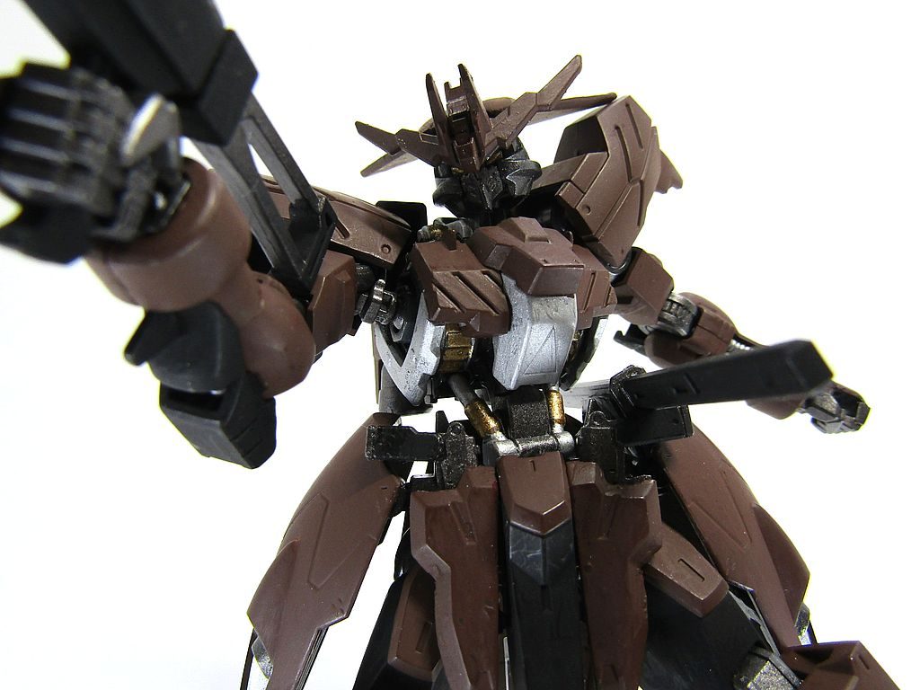 いかがだったでしょうか?好きなものを詰め込みましたみたいな機体になりました。外伝でもいいので、こんな感じのヴィダールに出てきてほしいものです。イメージはカウボーイビバップのカウボーイみたいな役柄。本編の扱いは微妙過ぎて‥‥‥(>A<)珍しく設定が少ないですが、どちらかというとGBNで使いたい機体という感じで作りました‥‥‥ビルド系キット未使用ですが。