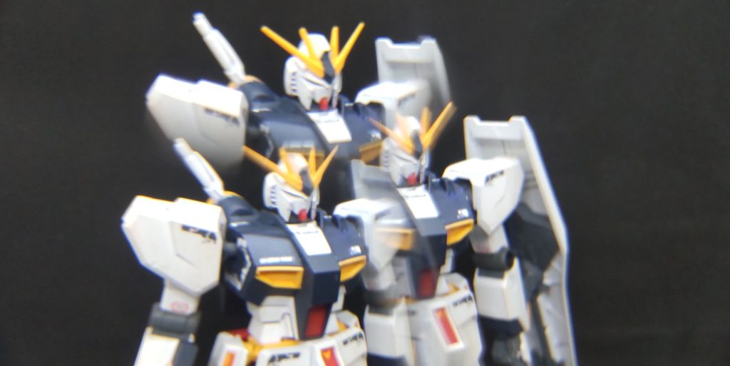 万華鏡3つ見えレンズで撮ってみました。このレンズでドムをとれば1機で黒い三連星を撮れますね!!