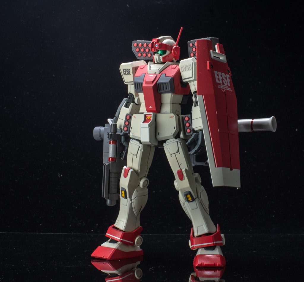 オリジン版ジムが発売された後、以前作ったジム・ガードカスタムが上位互換機に見えてきたので、腰部とランドセルと武装をオリジン版ジムから流用しました