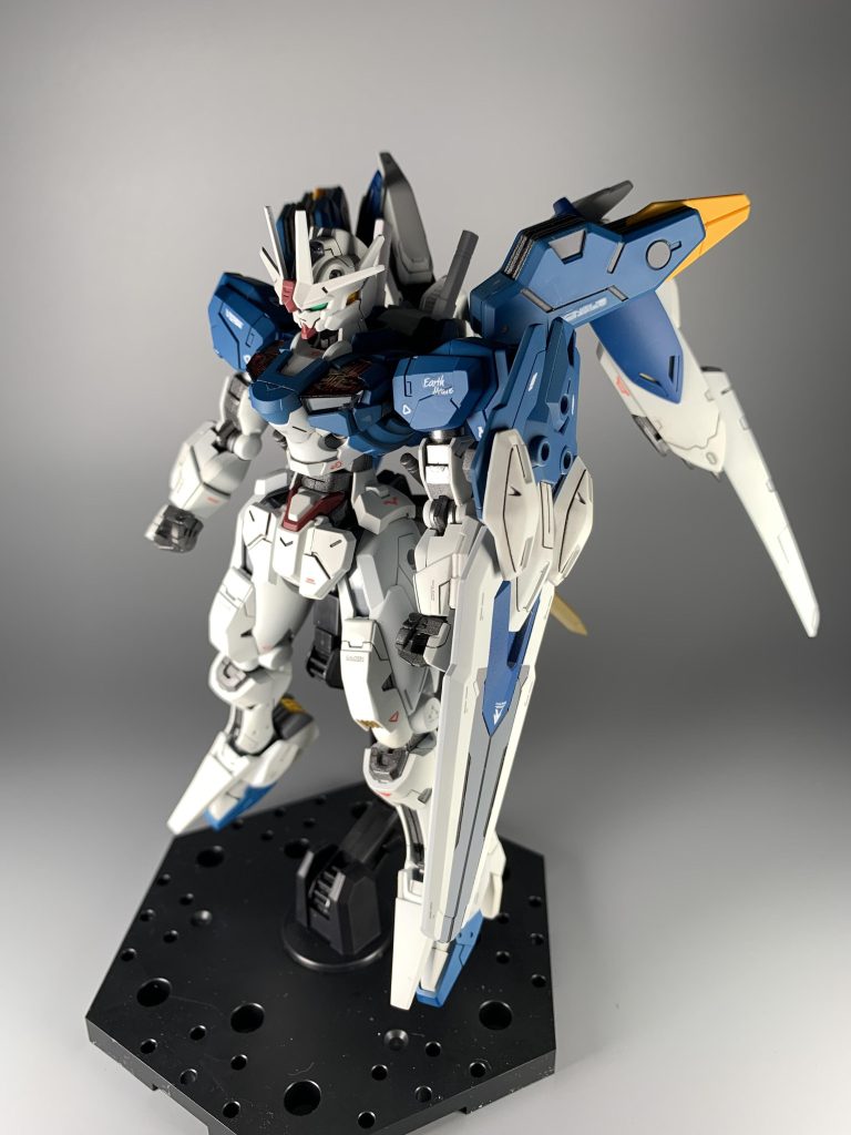 又、全体的に落ち着いた色合いにしたかったので彩度を低くすることを意識しています。