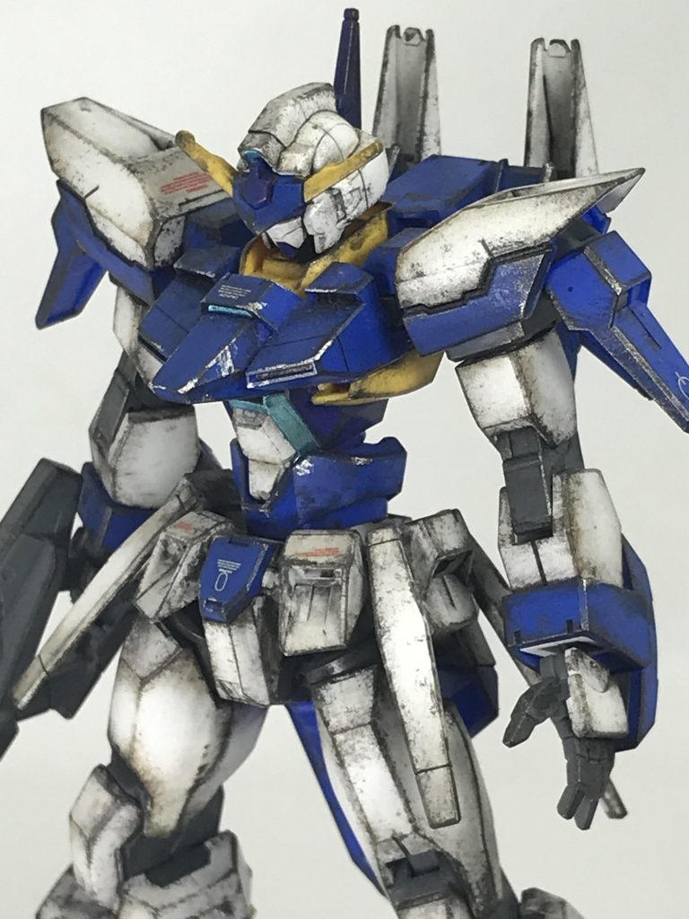 個人的にAGEの主人公機体は、水星や鉄血よりカッコいいと思っていたり…?比較的新しい映像作品ですが…ちょい昭和っぽいダサさが魅力的な気が…したり…?😅