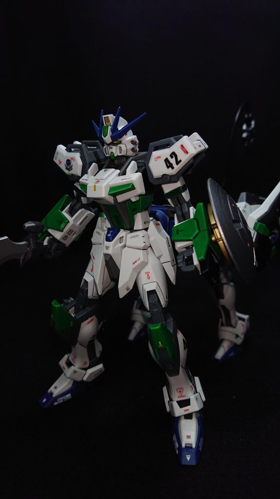 頭部    :ビルドストライクエクシードギャラクシー胸部    :ビルドストライクエクシードギャラクシー腰部    :ビルドストライクエクシードギャラクシー肩部    :ストライク腕部    :ストライク+Ez-SR脚部    :(前足)ストライク       (後足)エアリアル+大型ブースター馬体    :エアリアル尻尾    :リード線+銃剣(30MM)バックパック:なし武装    :大剣(30MM)       銃(30MM)       シールド(30MM)