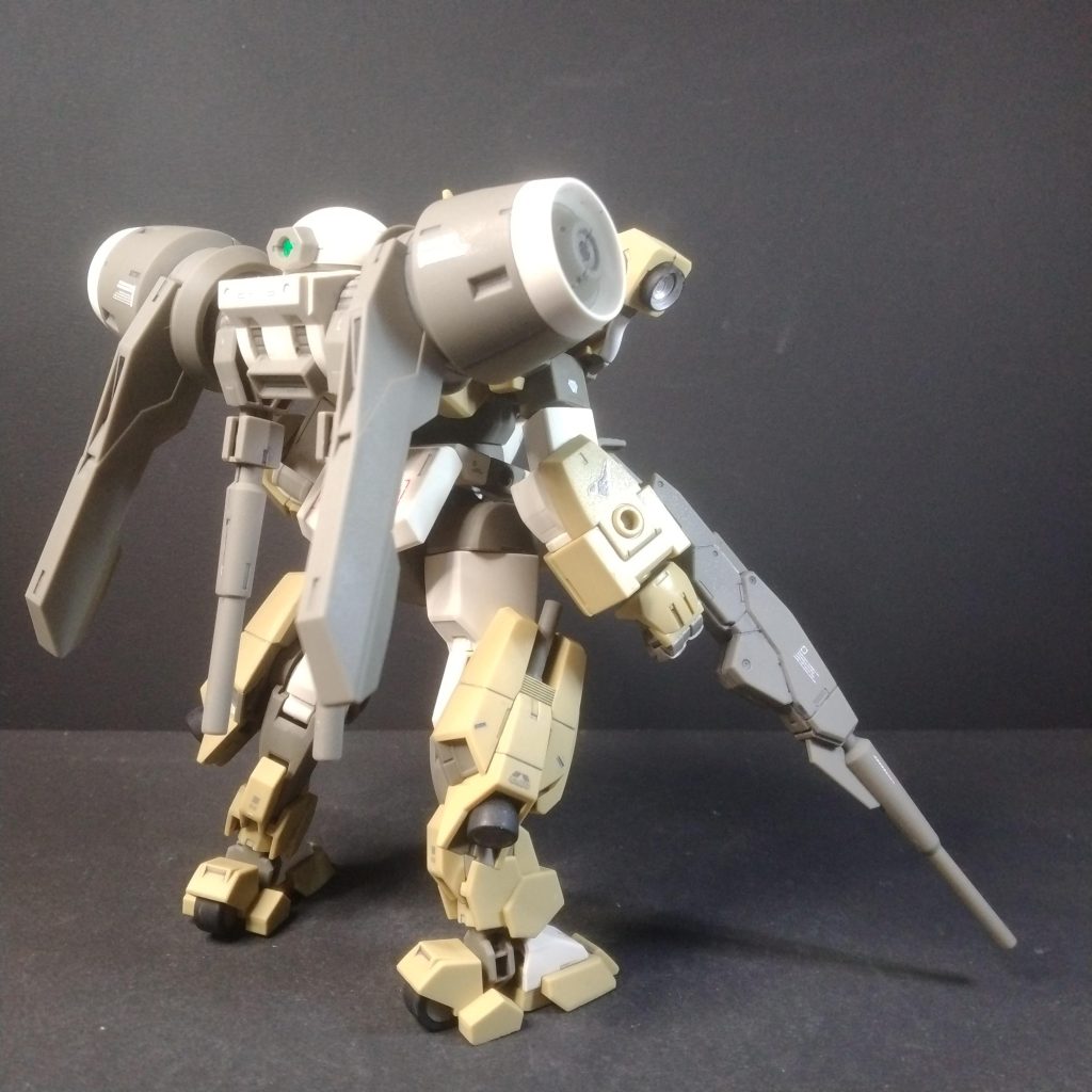 背中のポッドにも頭部つけるセンス好きだ