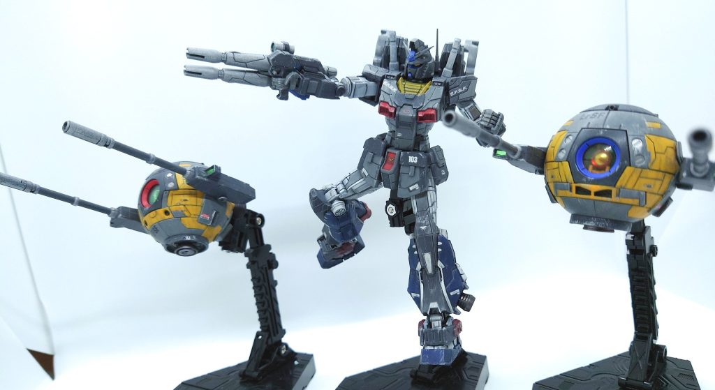 ボールと連携攻撃!撮影用に使ってたスタンドを踏んづけてぶっ壊してしまったので、新しく用意しましたがまさかの台湾製…。どうりでアマゾンで安かったわけだwでも意外としっかりした作りで、ネジでとめたりもできるので、これから前線で活躍できそう!