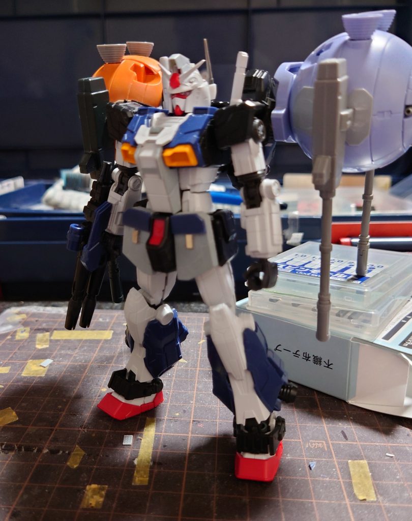 何となく構想が決まって形になってきた時コクピット周りとフロントアーマーの装甲だけ少しスクラッチして、あとはそのままです。ボールはいつ買ったのか全く覚えてない2個セットのやつだったので、それをどうするかで今回のコンセプトが決定しましたw