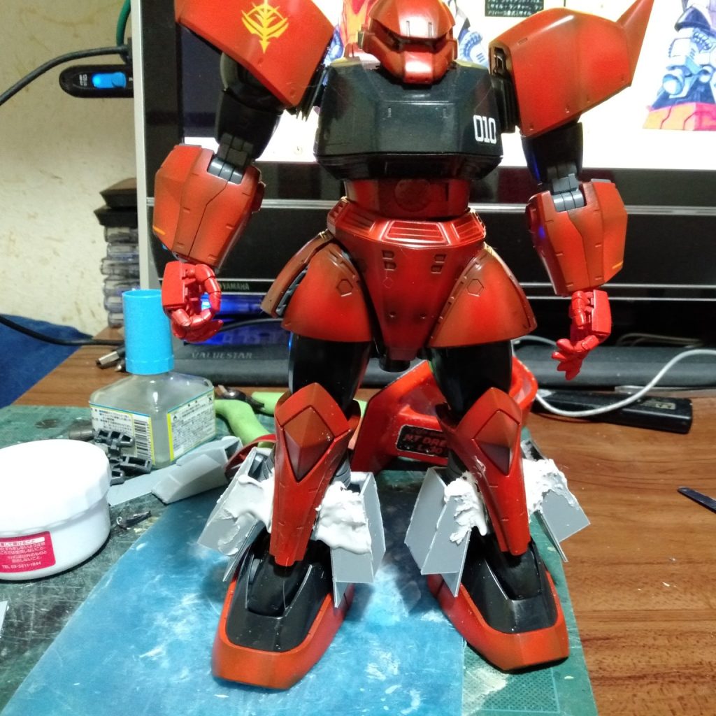 MG ゲルググVer.2・0改造ジョニーライデン専用ゲルググを改造してまた別の機体にしています（笑）というのも、プレバンにてジョニー・ ライデン専用ゲルググを２個購入していたので、他の何買い改造しようか…｜猫親父さんの制作中の投稿｜GUNSTA（ガンスタ）