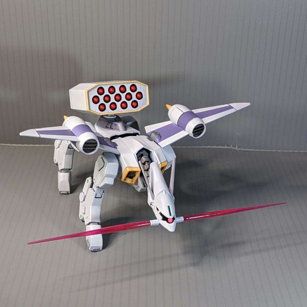 あらためて見るとビームサーベル咥えてるってデザインはすげーな