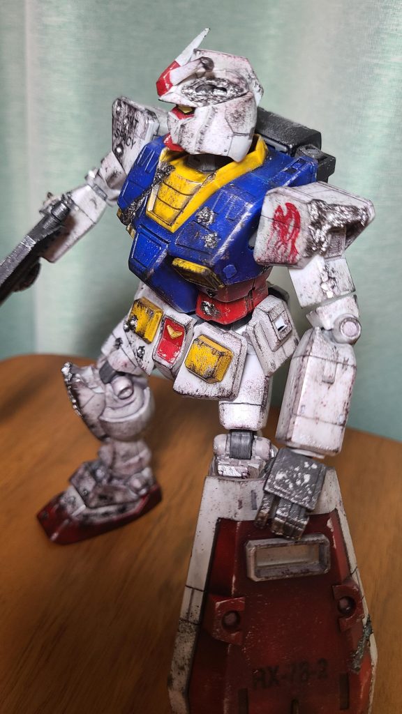 左肩のマークはもともと印刷されているのでインクが流れ落ちたように書き足しました。