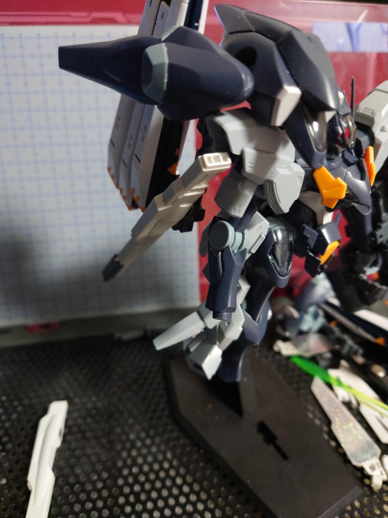 サテライトキャノンこちらも当初の案ではGXの物を使い、近距離用の装備を追加する予定だった。