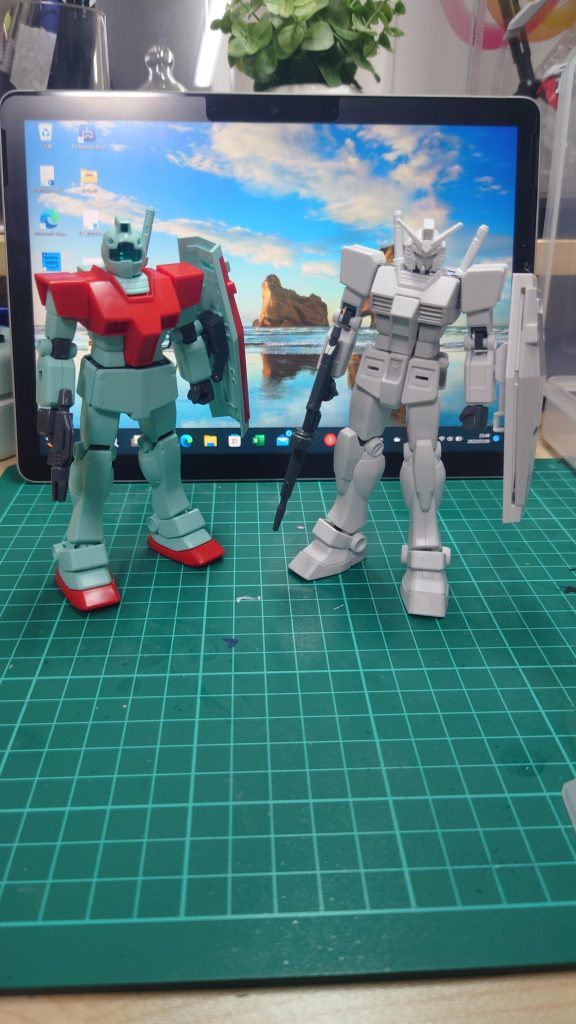 HGUCジム単体でも一家に何体いても良い愛らしさ…今回の素体はガンダムベースで購入したペインティングモデルです。(一時期EG買いすぎて余ったもの…)