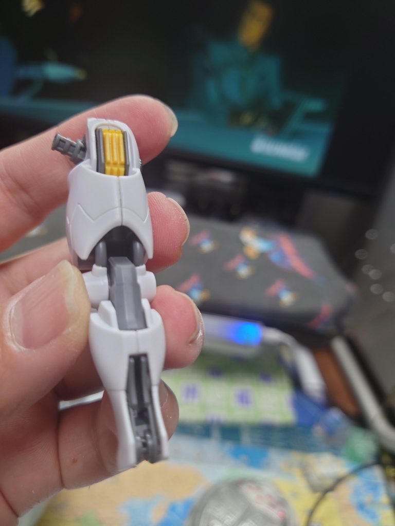 合わせ目消し・後ハメの手法が思い付かなかったので、モールドっぽく。ダンモ欲しい・・。