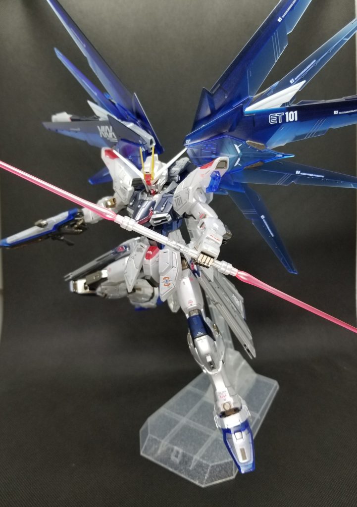 こちらはメタルビルド風に🎵因みにサーベルにもパールシルバーを吹いてあります👍