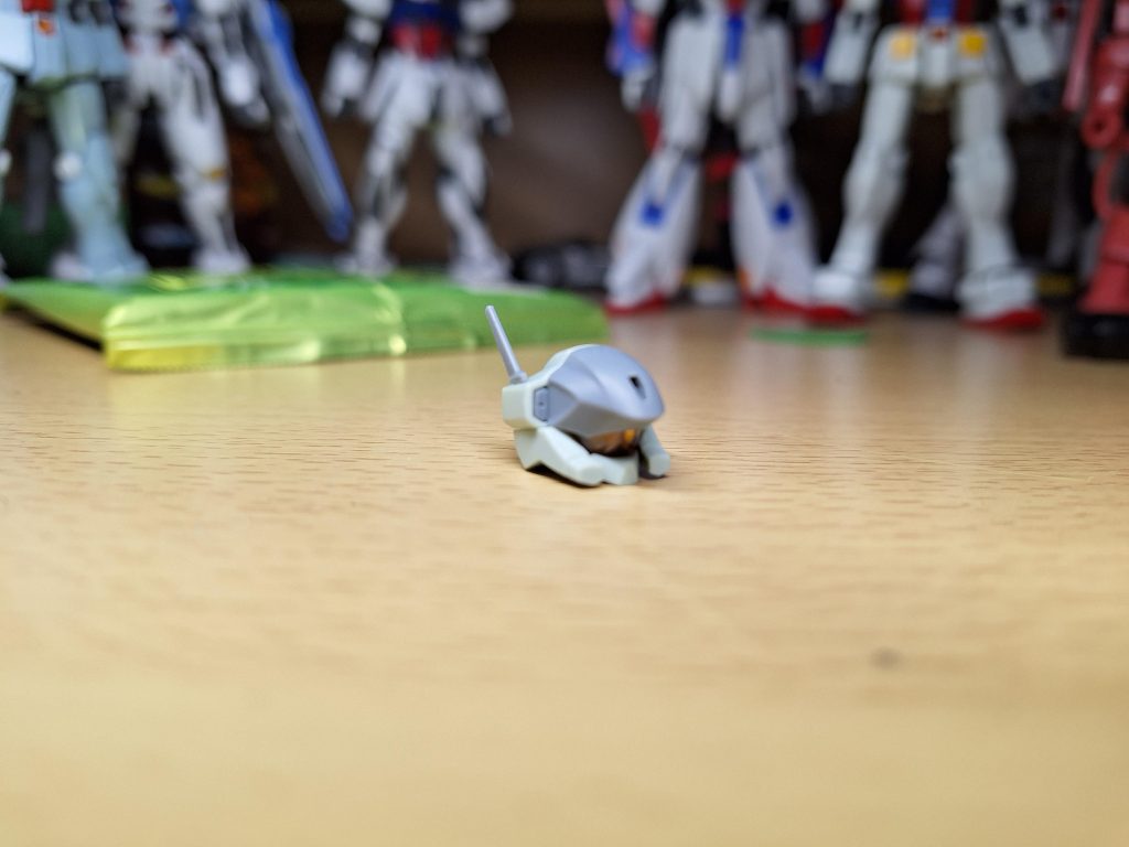 頭部アンテナ根元をカットして無理やりくっ付けました