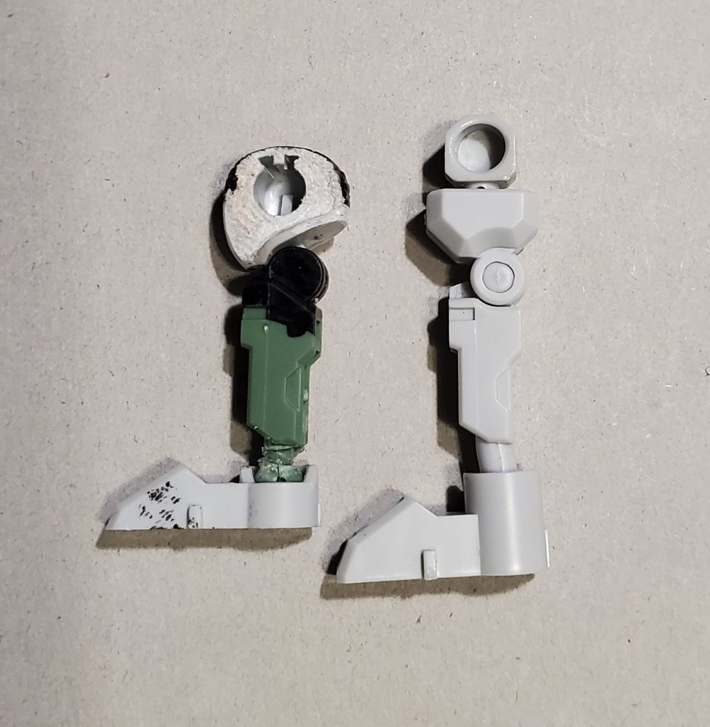 CSフレームの可動域をそのままに、なるべく兄者と身長同じにしたかったので、ボールジョイントの軸を縮めて脚を短くしています