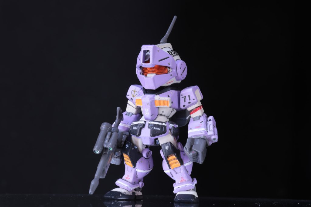 腕はカットしていますが、コンバージは結構分解できるので塗り分けは以外にしやすいです