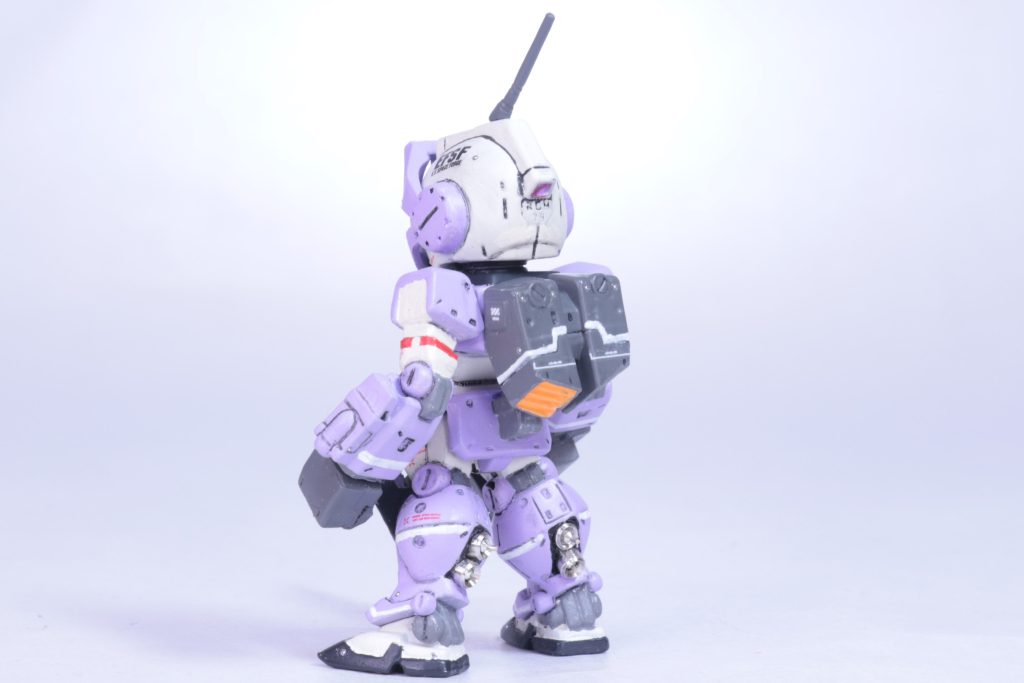 脹脛のスラスターはパイプとICピンをとりつけました