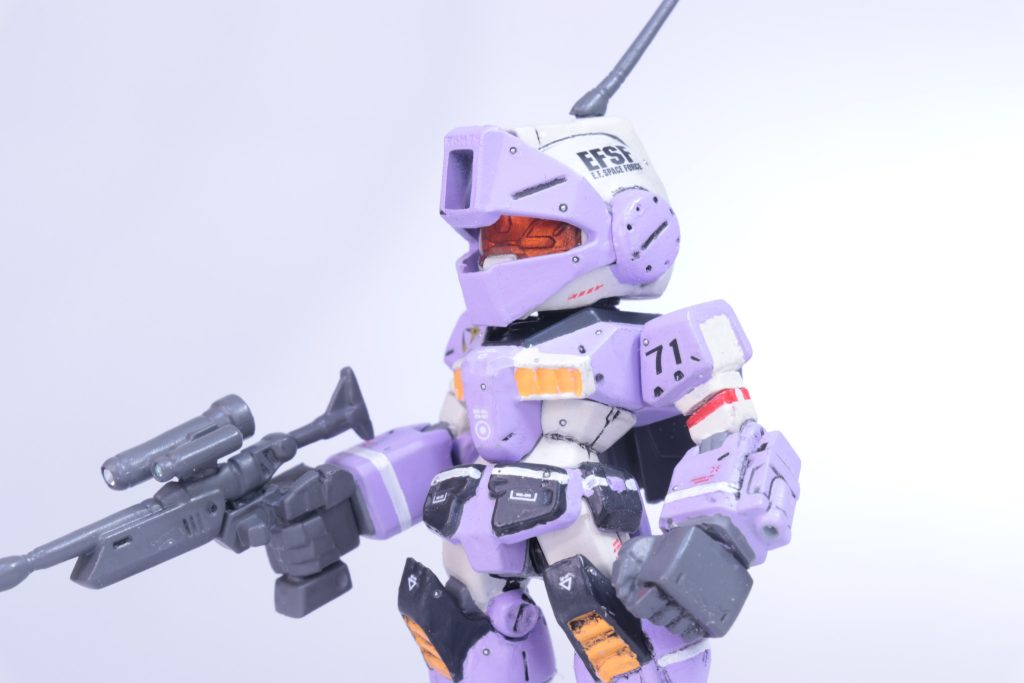 ジム・インターセプトカスタムにも腕にレッドラインがあったので塗装