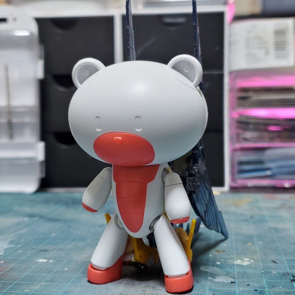 塗装前。実は羽根と頭のドラゴン顔と手のドラゴン顔は全部後ろに持っていってプチッガイ状態にできます。