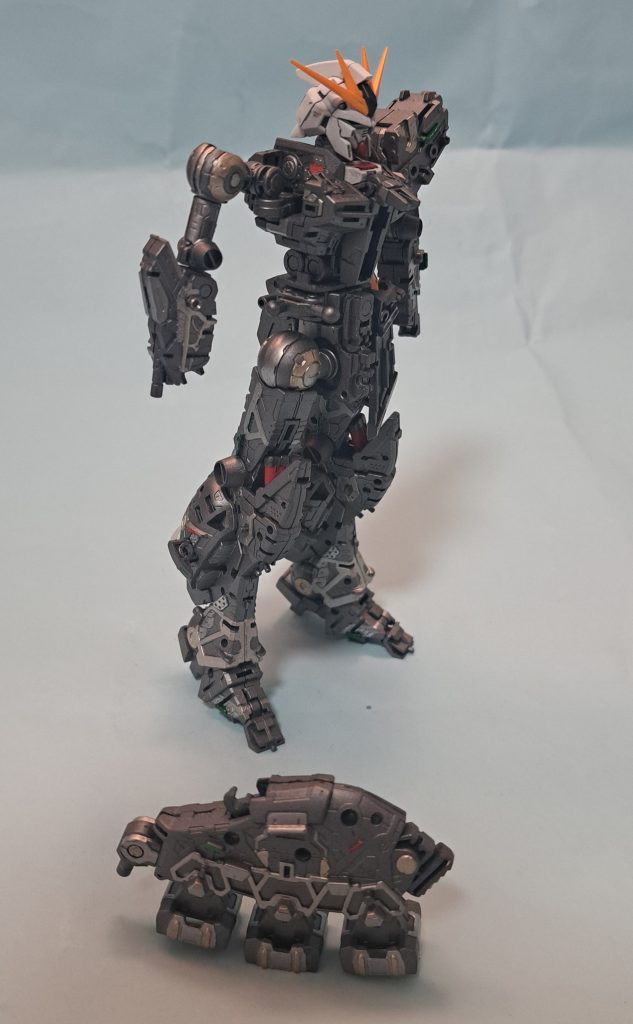 今回初めてメタリックでフレームを塗装しました