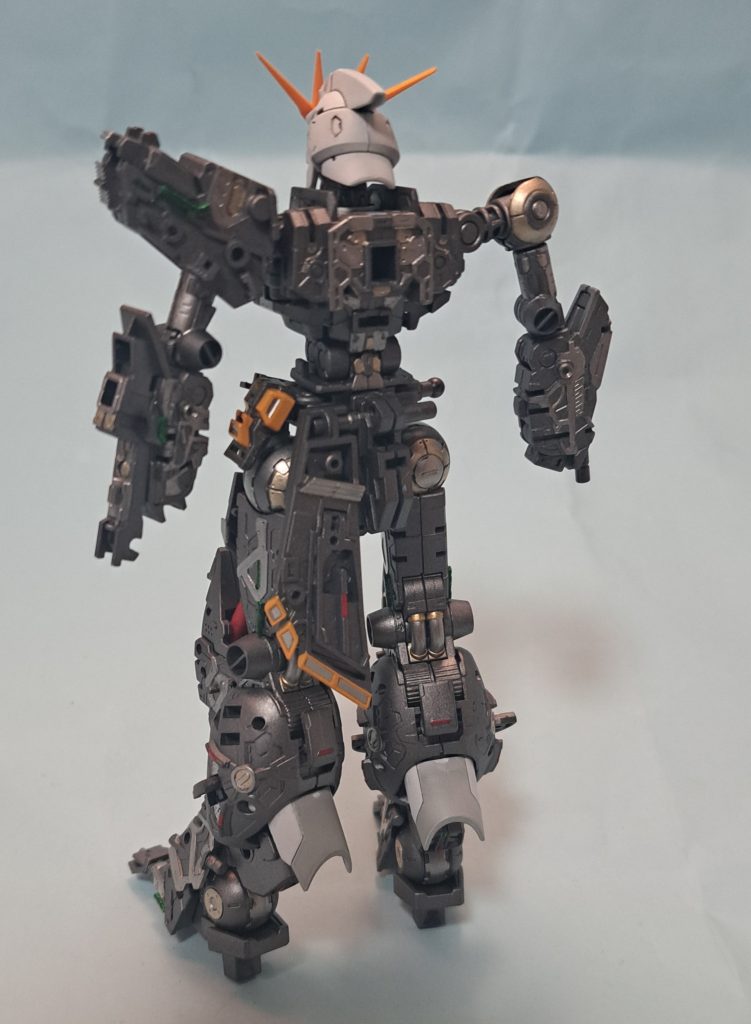 ベースにガンメタでアルミ　ステン　チタンシルバー　チタンゴールド　ゴールド　焼鉄色を使いました