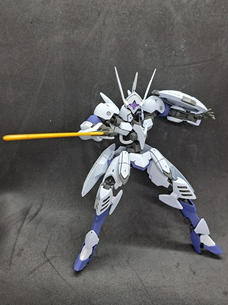 突きのポーズ。