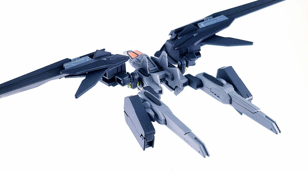 スタービームキャノンにGNピストルのホルスターを接着。ダブルリベイクライフルで横幅のボリュームが上がったのでキャノンにホルスターを付けてもシルエット的には悪くない仕上がりになったと思います。 