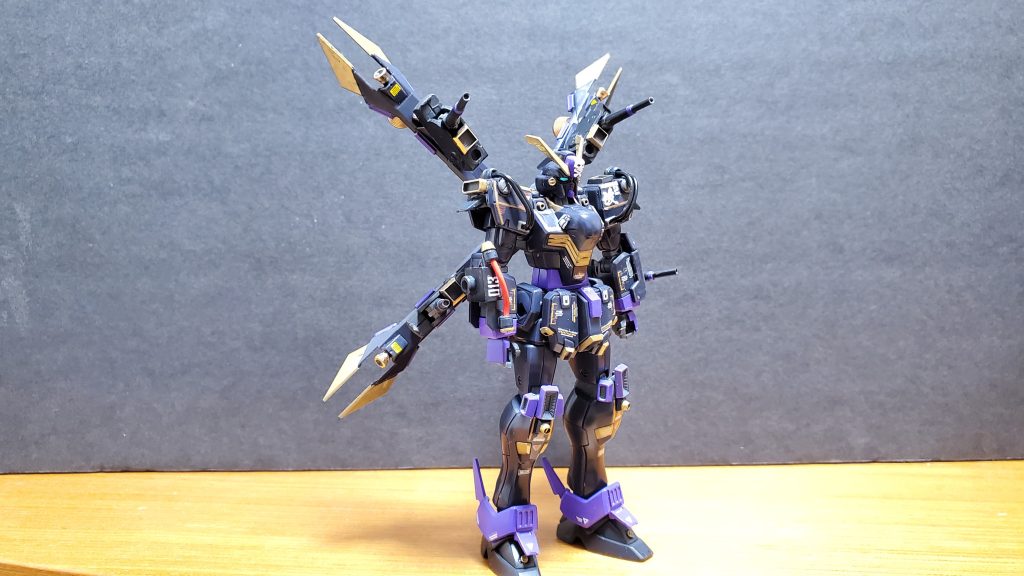 機体解説②:その後、ザンスカール戦争終結後、地球連邦軍が本機を回収された。しかし、地球連邦軍から見ても本機はすでに