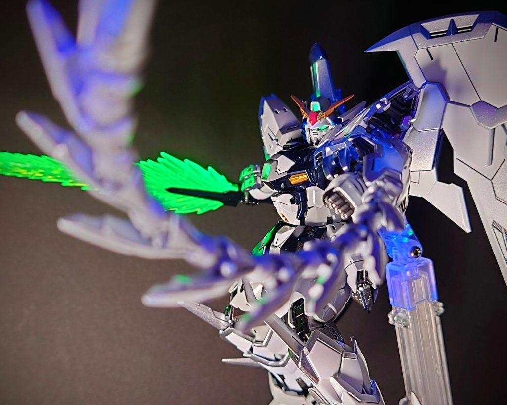 そして今回問題のヒートロッド。何故一体型にしたし。めちゃくちゃ塗装し辛いわ。本当は関節部分もシルバーにしたかったのですが。まじで無理。