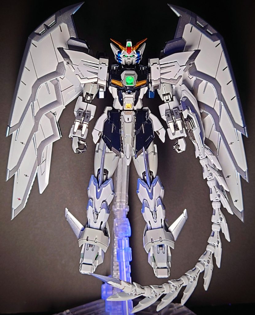 白×シルバーの配色を一度してみたかったのです。ご存知の通り機体カラーがダーク寄りなので好みは別れるかもしれませんが…。個人的には納得してます。