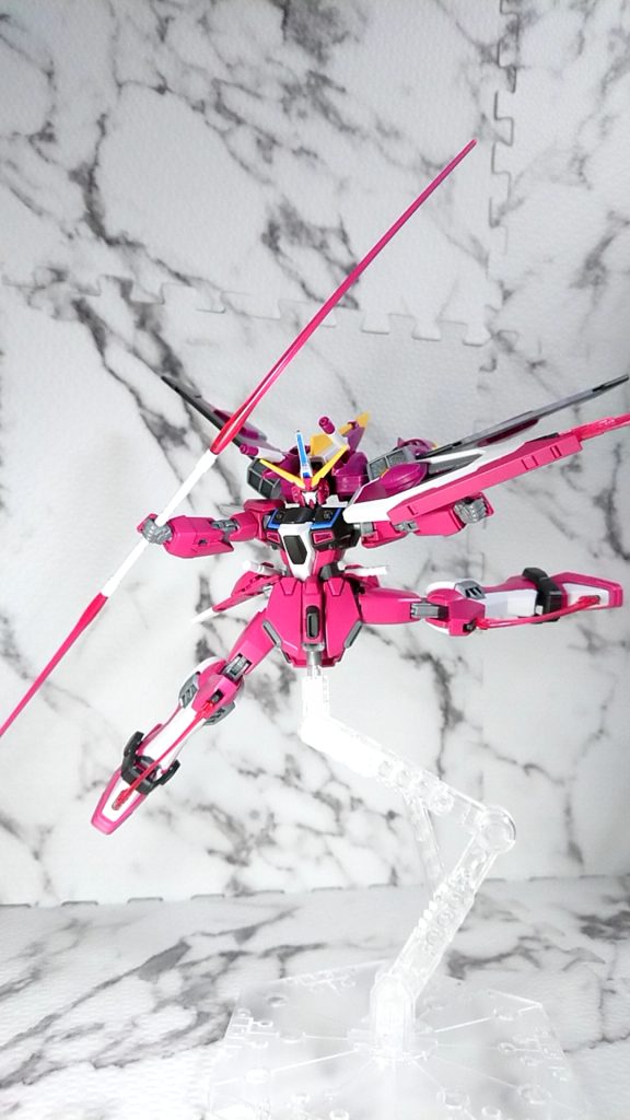 ここまで脚が上がると、ポージングを取ってても楽しいです。