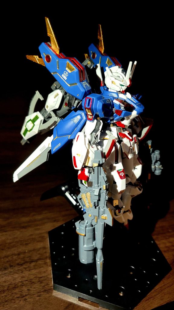 シールド装着前。いい感じのゴテゴテに仕上がったかなと思ってます。次は違う機体で頑張ります。　ご指摘ご感想よろしくお願いします。