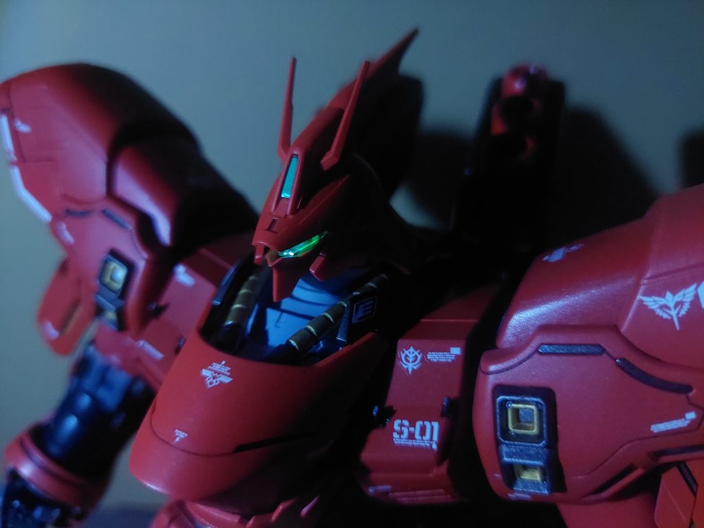 RGよりも曲線を意識したデザインで、HGのシルエットに下半身を盛って、ディテールを詰め込んだ感じのプロポーションになってます!個人的には、RGよりもこちらのデザインの方が好みです✨デカールは150以上あったので相当骨が折れますが、作って満足できる仕上がりになったと思ってます(自己満足)しばらくはカトキシリーズ、いいや笑