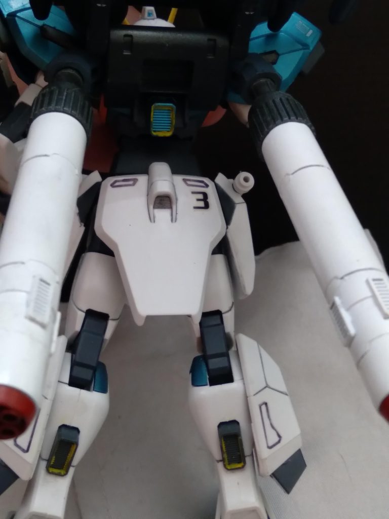 Rear view. I also painted the inside of the thrusters with yellow. I think I could have done a better job, haha