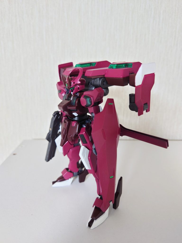 ビッグアームの「指」は着脱可能で、分離後のバックパックは高機動飛行ユニットとして機能します。