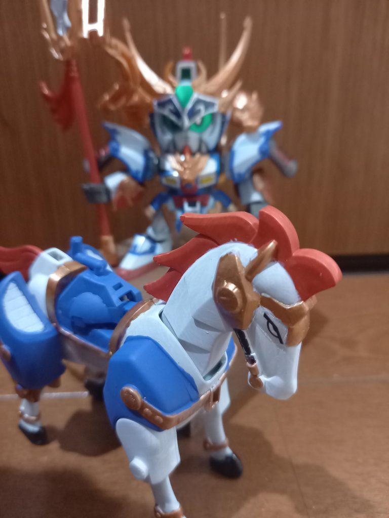 馬は鞍も目玉もよくできました。