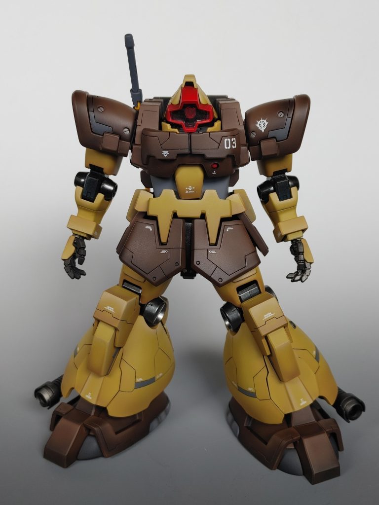 砂漠の感じを与えようとしました。 1色あたり3つのトーンで塗装しました。ミリタリー感は難しいですね。主に使用した色はMr。color 42/ 43 / 39 / 22 / 44 / 305 / 33 です。