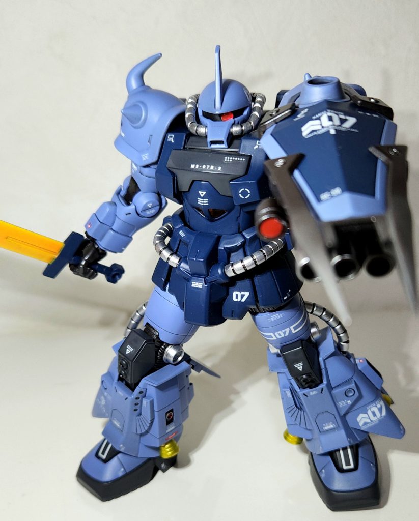 3連装35mmガトリング砲はそのまま残してます。モノアイ、サイトレンズはホイルシールの上にUVレジンの手抜き仕上げ💦