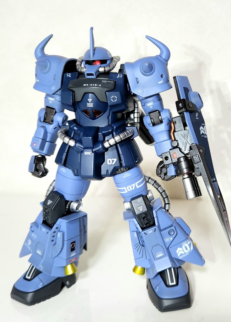 完成したグフカスタム高機動型です。せっかくの高機動化なので重いガトリングはオミットしてます。