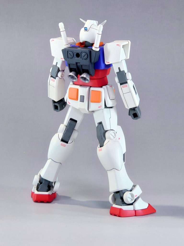 バーニアスラスターは市販パーツに交換。ふくらはぎ膝関節側の隙間を埋めてます。