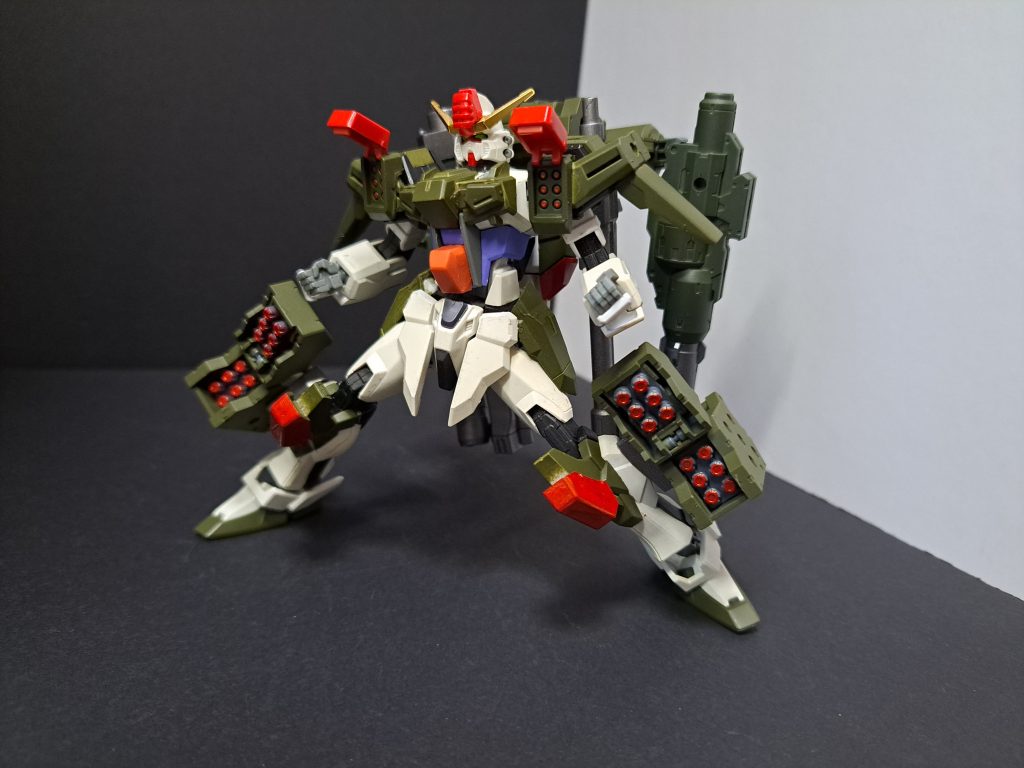 30mmシリーズのミサイルポッドを付けてさらに火力を上げました。全門開放はロマンですよね。