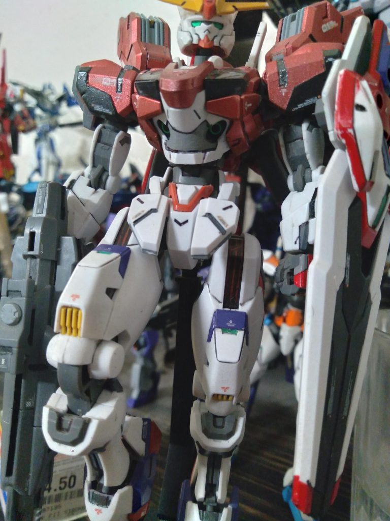 Here you can see the purple parts better. The gund-bits that attach to the shoulders I filled the hollow parts with pla plate. I still need to clean them up and repaint