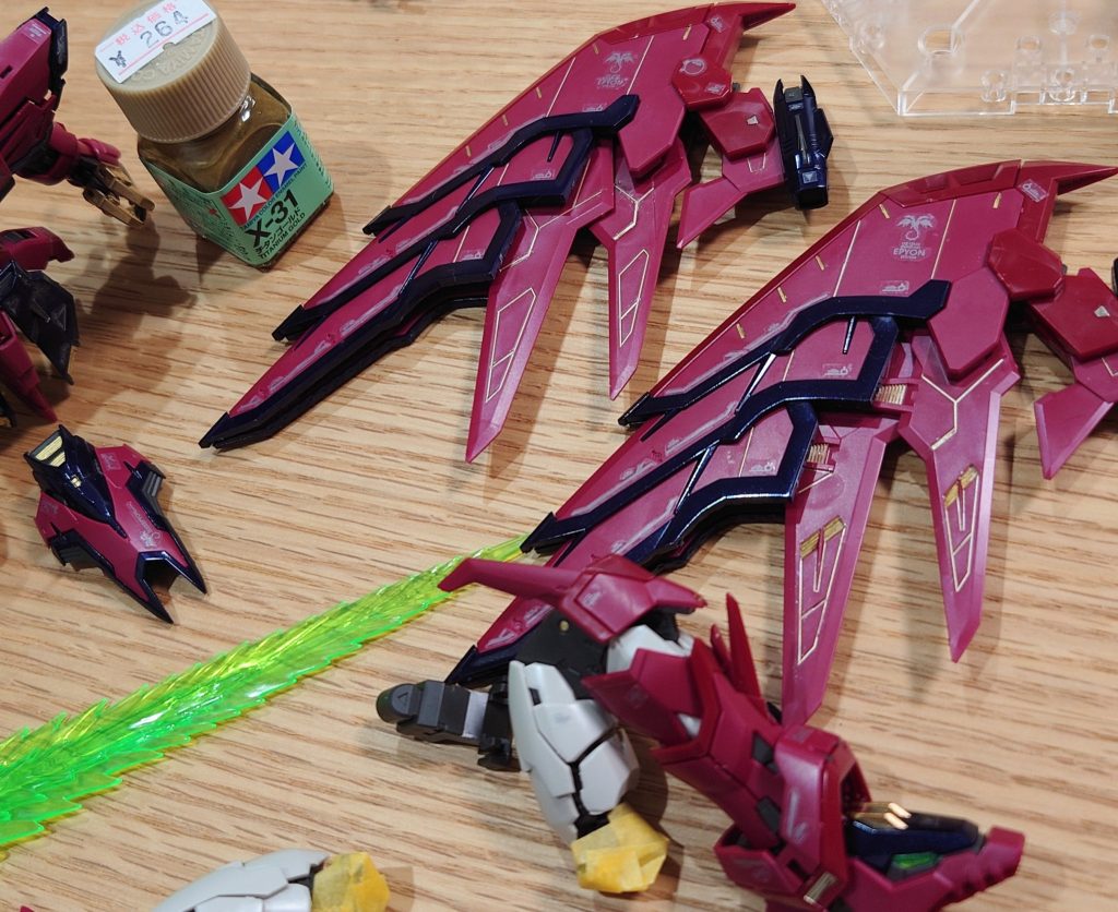 ゴールドだけで3色つかったんだな…