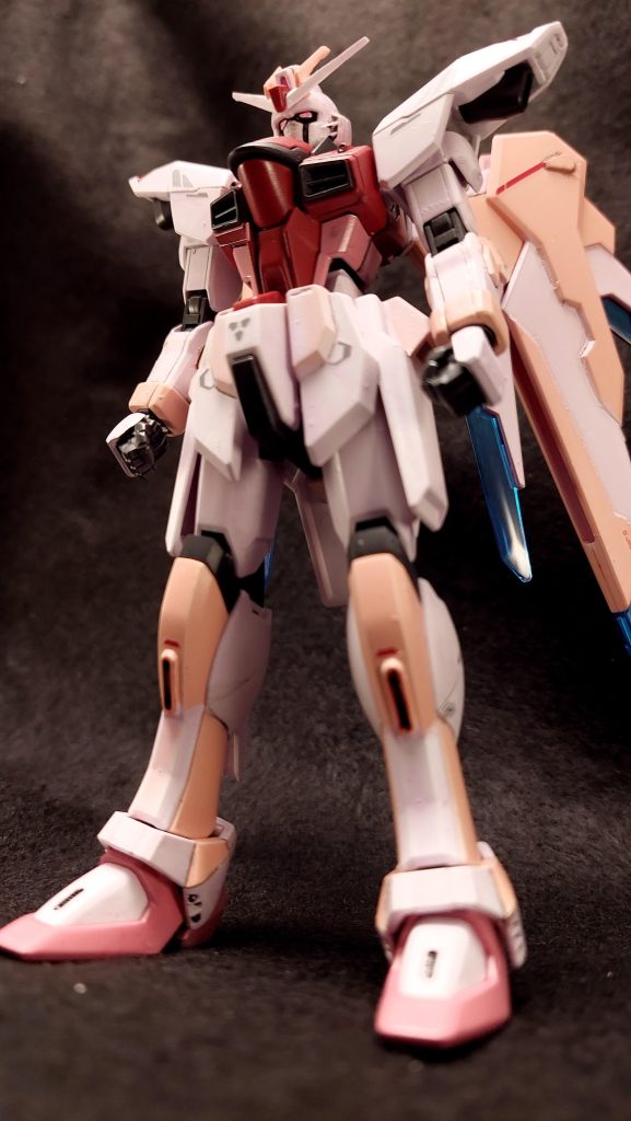 立像はオーブに設置され、公開式典では大戦における犠牲者遺族の代表が多数出席した。中には連合のオーブ侵攻の際に家族を失った子供などもいたという。カガリ代表は演説の際、平和が続くよう願うと共に立像の名にもそれを託したことを明かした。緊急事態が二度と起きぬように「ノンスクランブル」と名付けられたこの立像を前に、人々は平和への思いを新たにしたという。